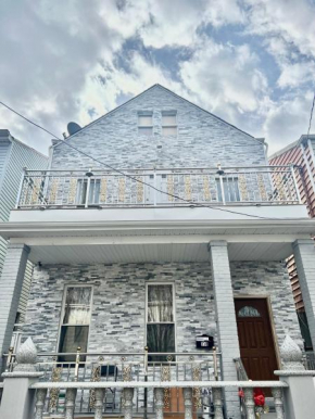3 bedrooms in 2nd floor Modern Brooklyn home, Close to J train